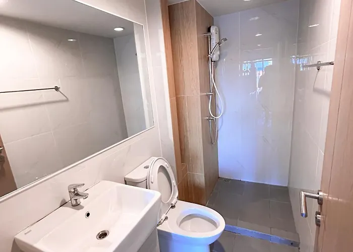 Luxury Near On Nut Bts Station With Swimming Pool
