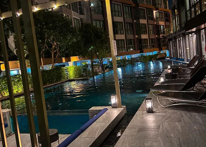Luxury Near On Nut Bts Station With Swimming Pool Apartment Bangkok